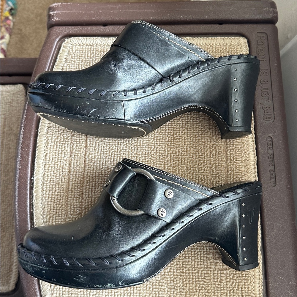 Frye Clogs - Picture 5 of 8